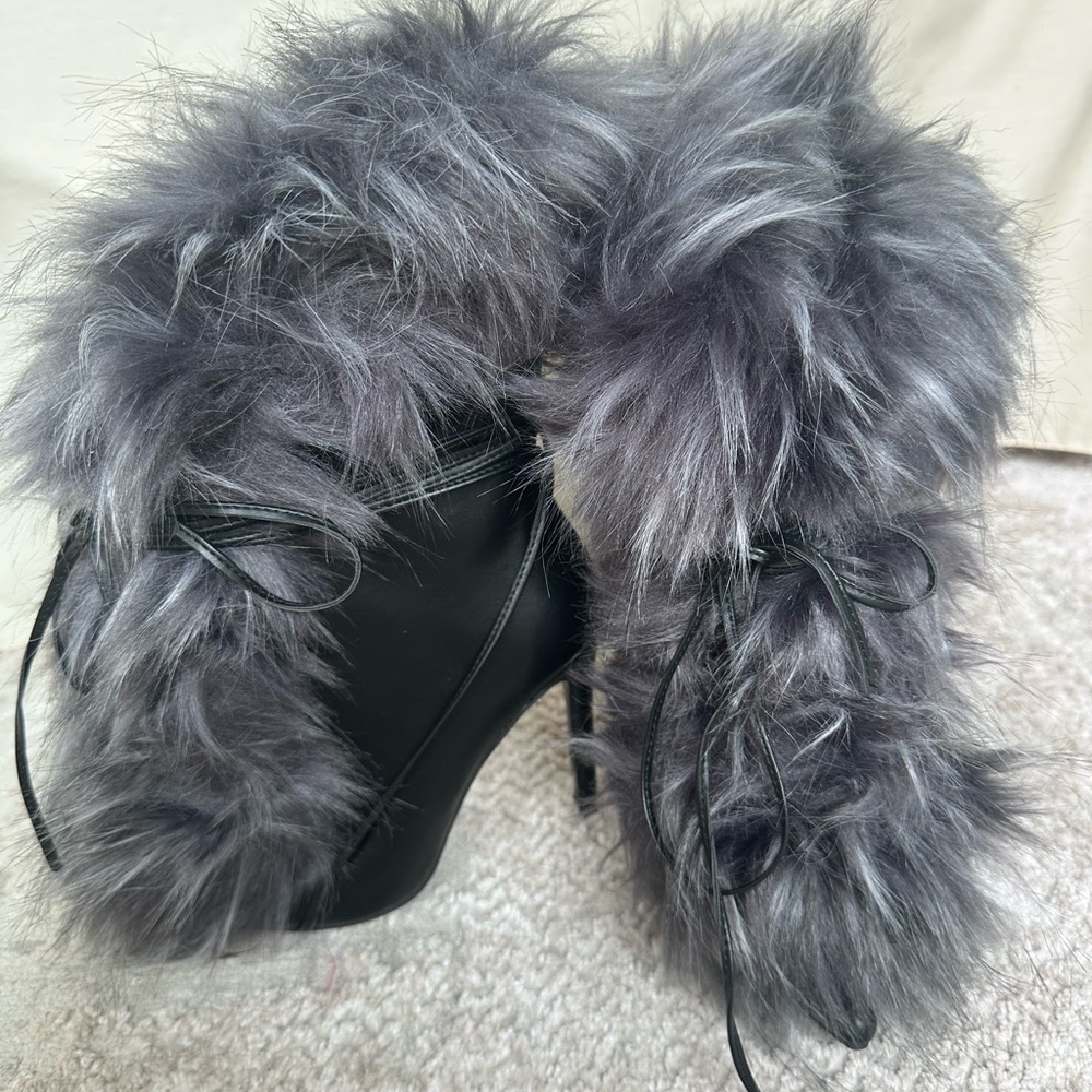 Gorgeous fur lace up heel boots EU 37